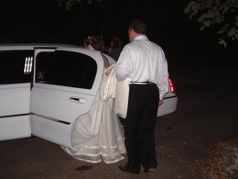 2003/10(Oct)/03(Urbik-Wedding)/800x600_2003-10-05 22-45-25.JPG